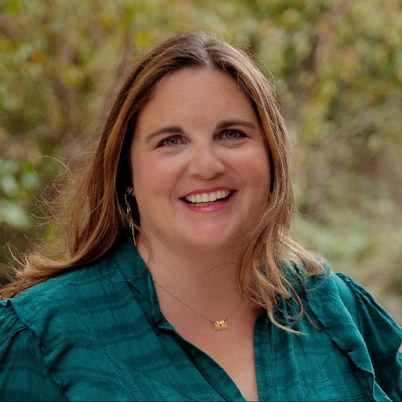 Meet your Posher, Alissa - Picture 1 of 1